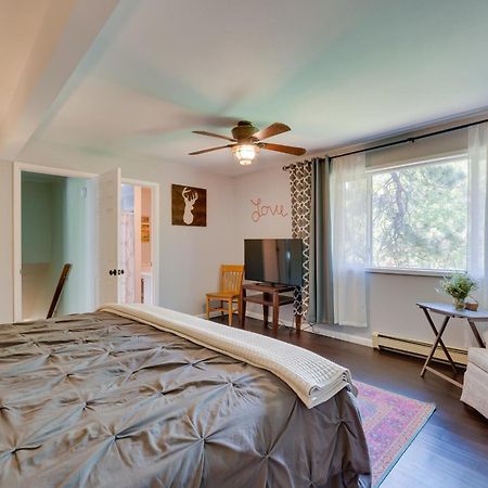 Stunning Golden Home With Deck About 35 Mi To Denver! المظهر الخارجي الصورة