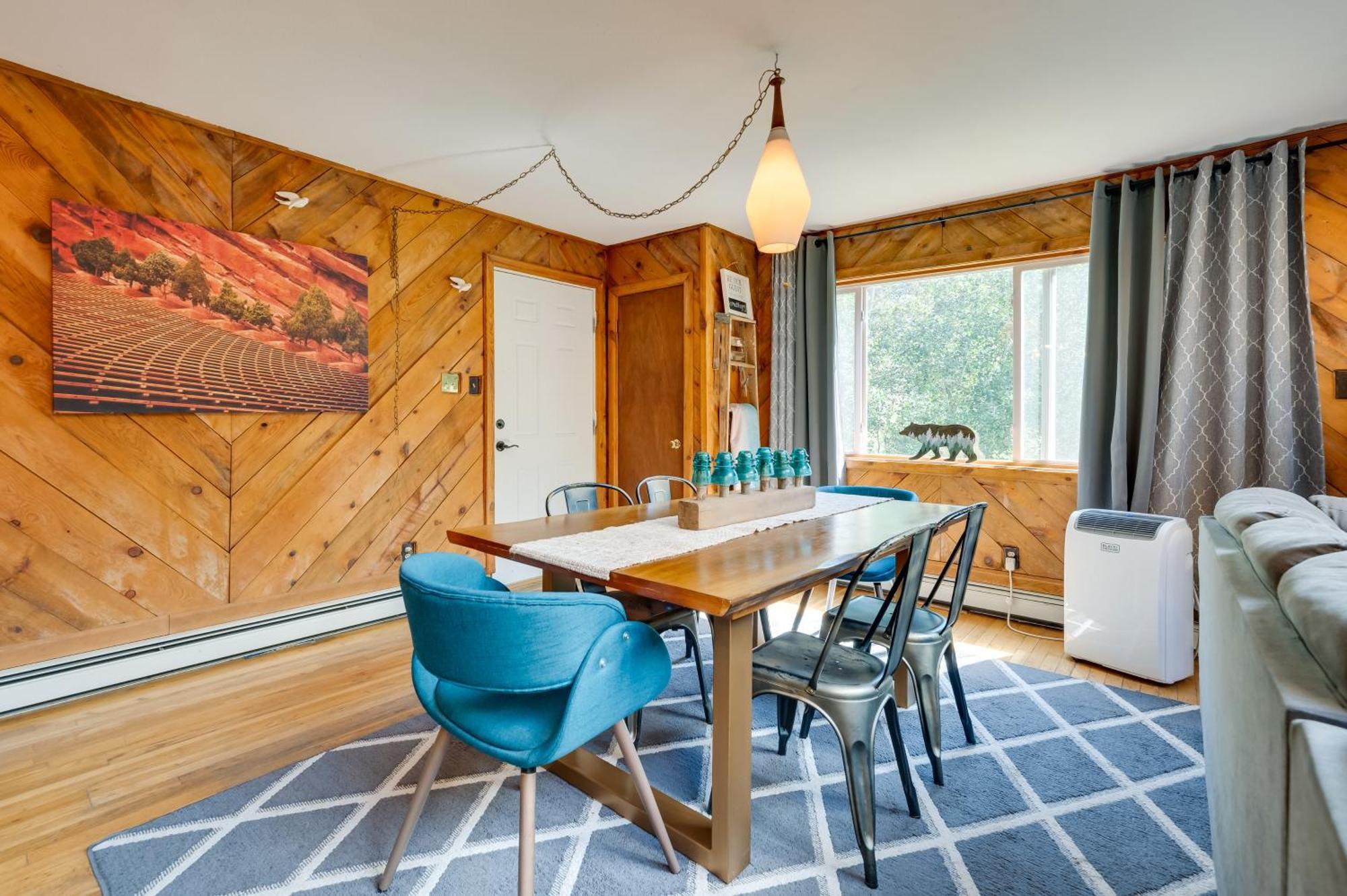Stunning Golden Home With Deck About 35 Mi To Denver! المظهر الخارجي الصورة